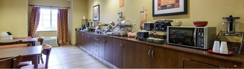 Microtel Inn & Suites By Wyndham University Medical Park Грінвілл Екстер'єр фото